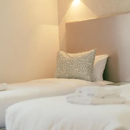 Residencia Maciel Bed & Breakfast Peniche
