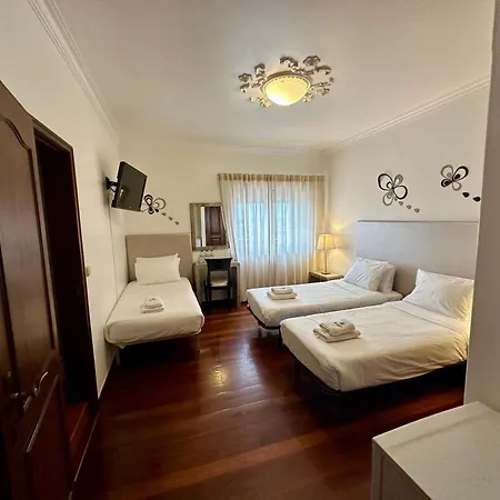 Alojamento de Acomodação e Pequeno-almoço Residência Maciel Peniche